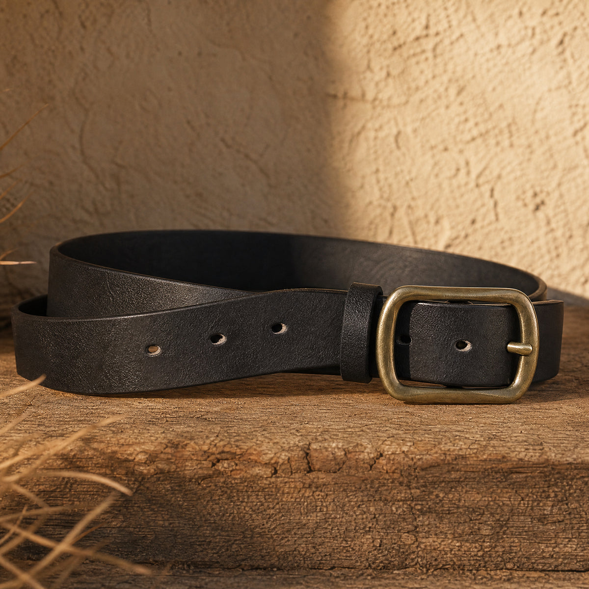 Post Full-Grain Leather Belt in Black